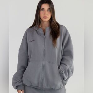 Comfrt Cloud Zip Hoodie size medium wolf grey